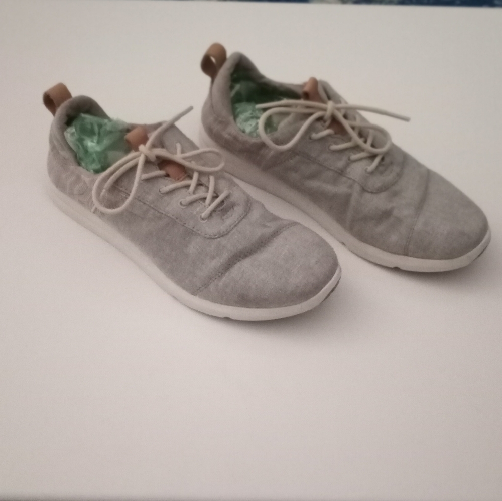 Toms Cabrillo Sneaker size 10